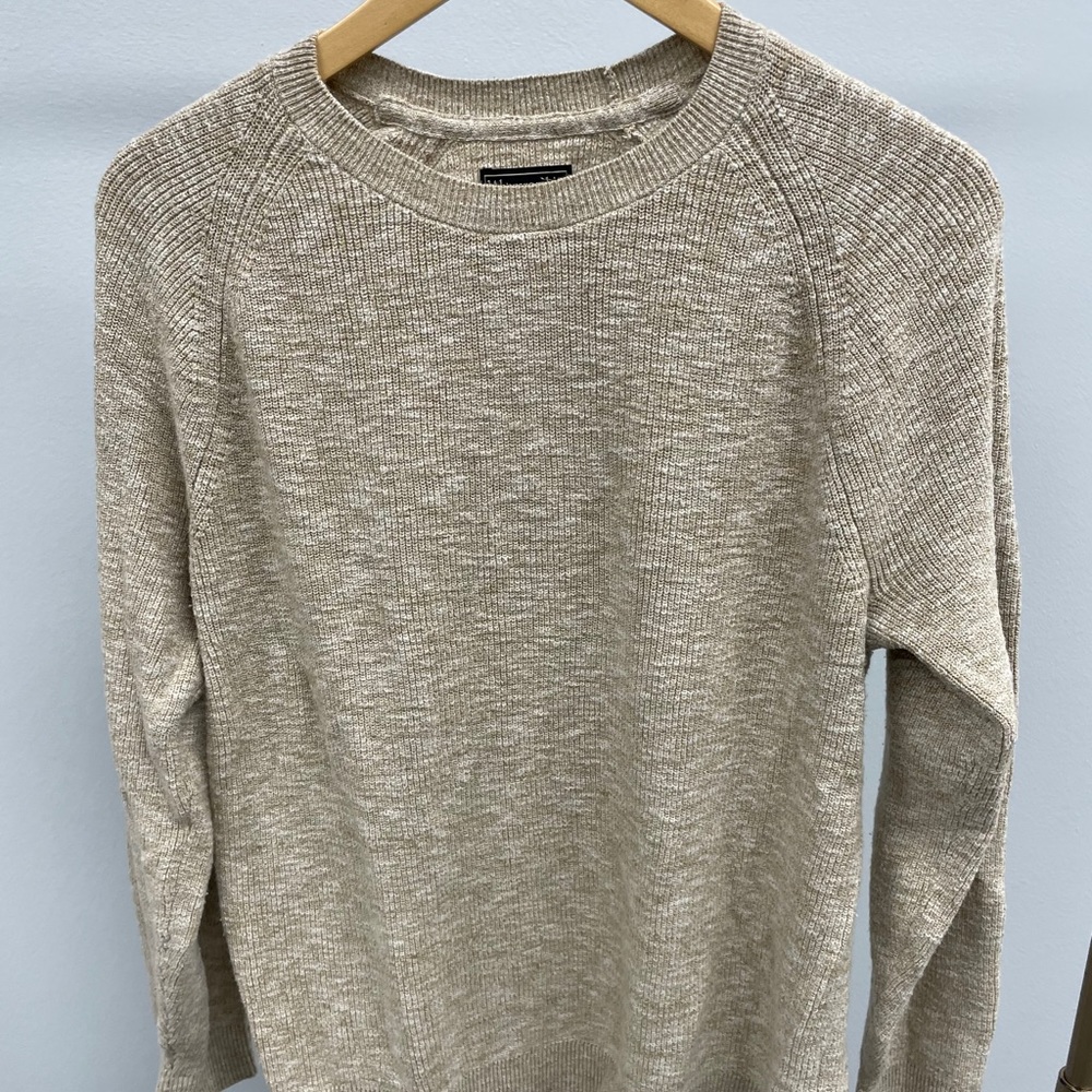 Abercrombie & Fitch lightweight beige sweater